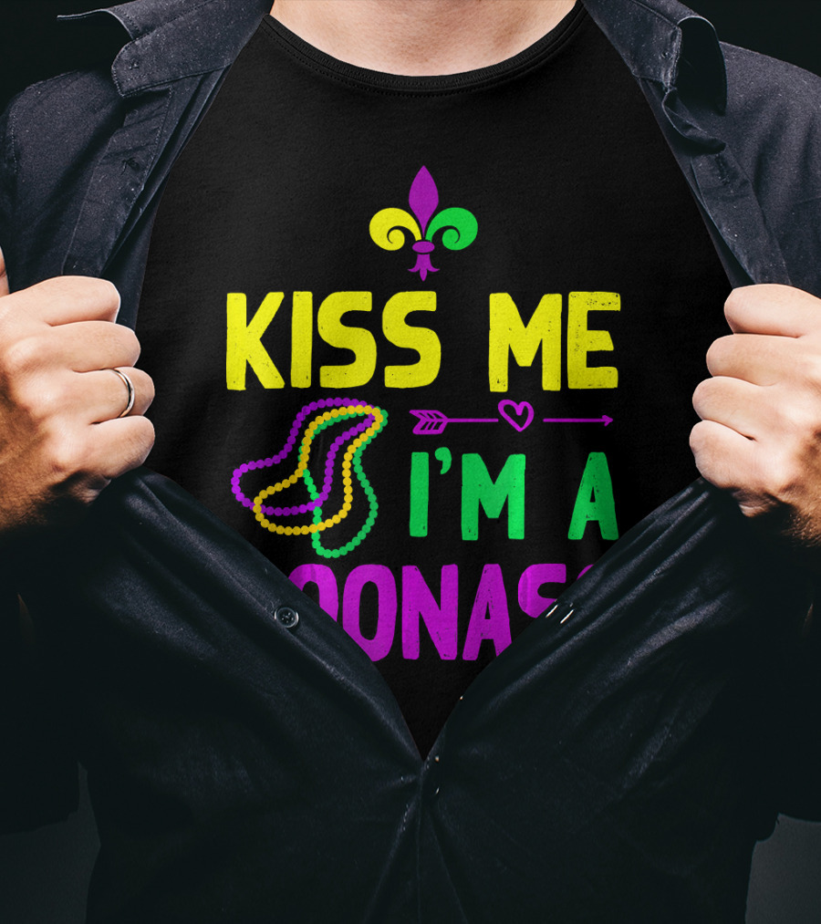 Kiss Me I'm A Coonass Mardi Gras Fleur-de-Lis Beads T-Shirt