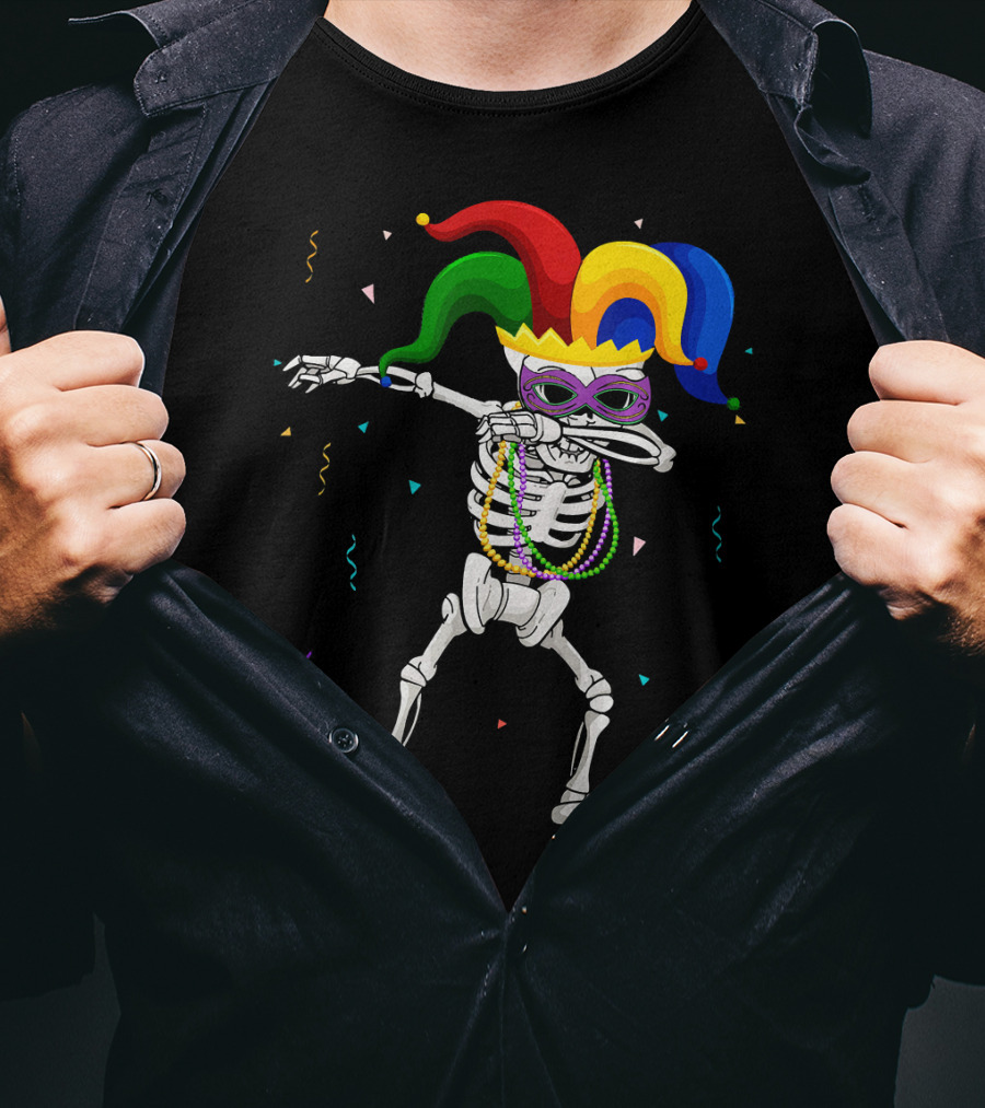 Skeleton Mardi Gras Jester Mask Dabbing With Beads And Confetti T-Shirt