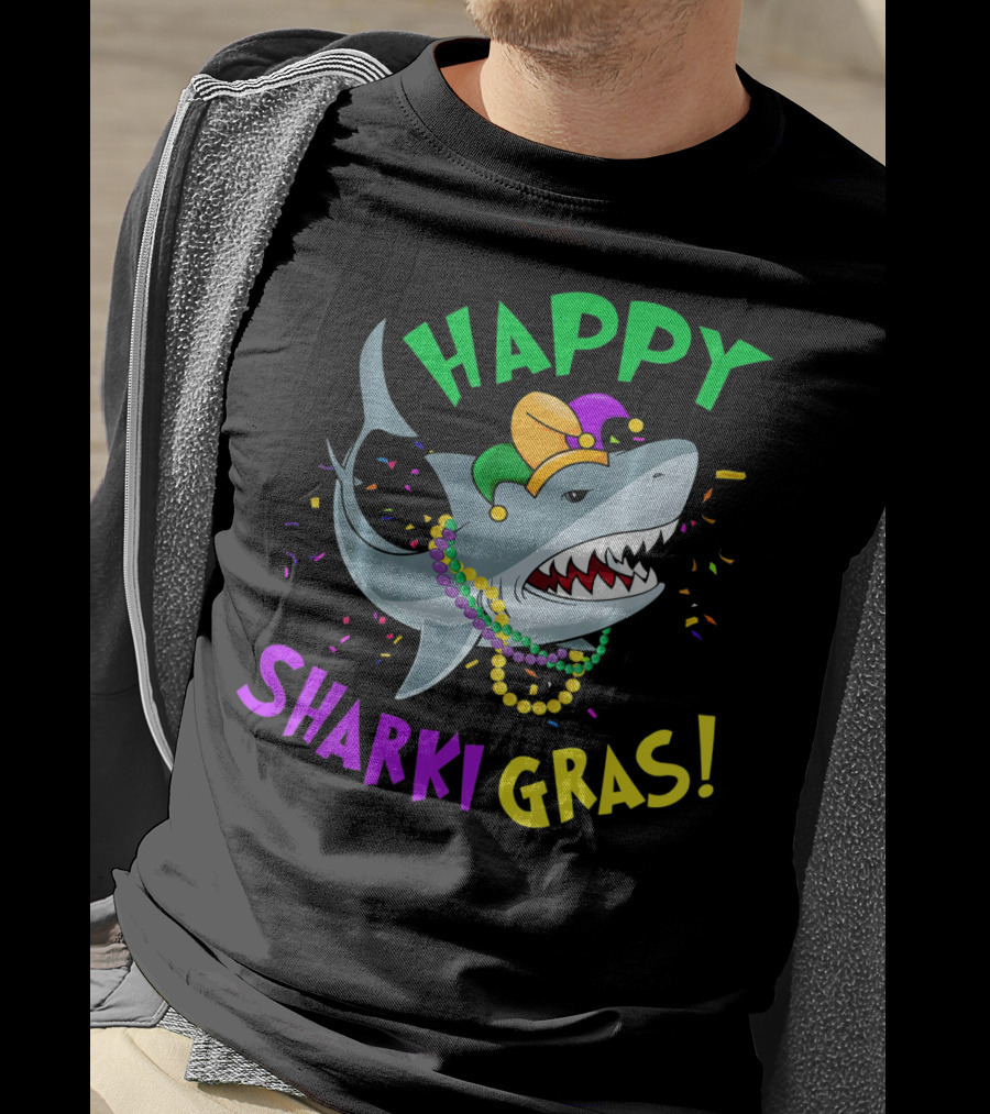 Happy Sharki Gras Mardi Gras Shark With Beads And Jester Hat T-Shirt