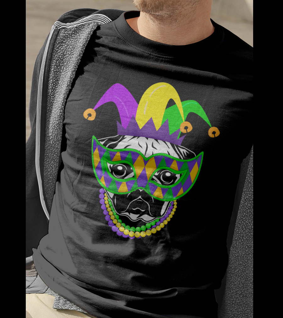 Mardi Gras Jester Pug Mask Beads Dogs Lovers T-Shirt