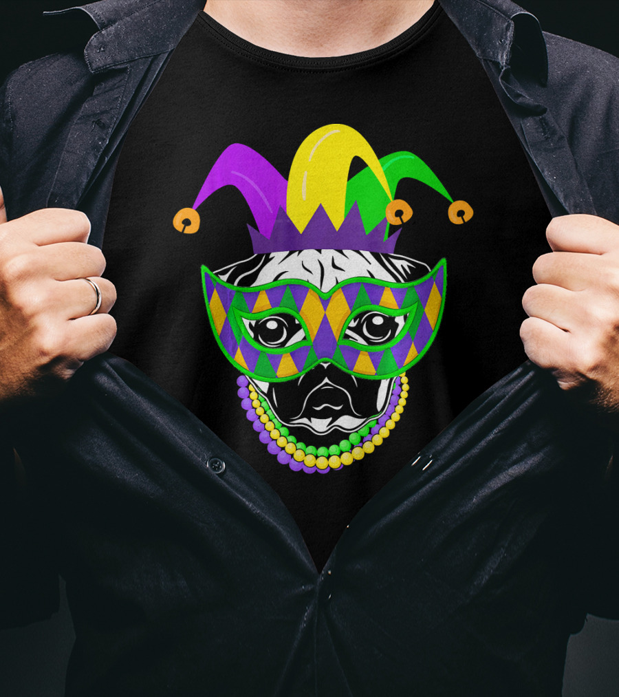 Mardi Gras Jester Pug Mask Beads Dogs Lovers T-Shirt