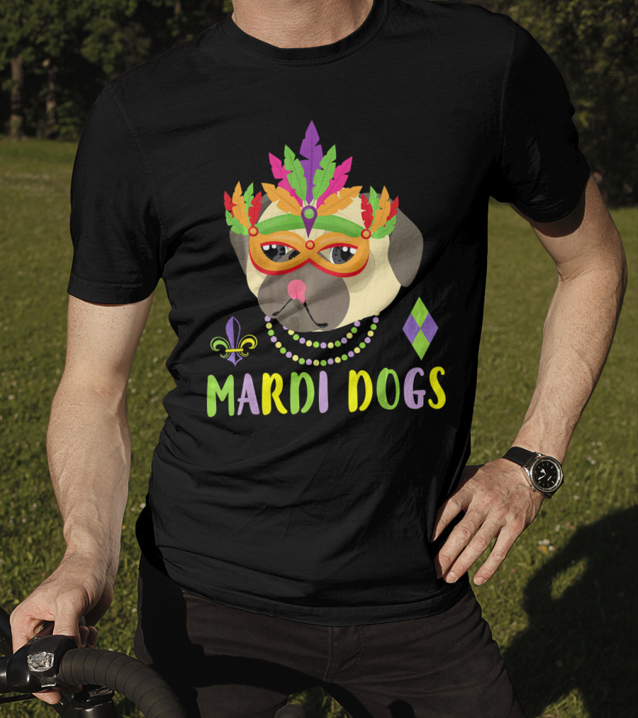 Pug Dog Mardi Gras Beads Mask Fleur De Lis Mardi Dogs Masquerade Costume T-Shirt