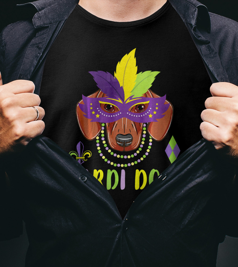 Mardi Dogs Dachshund Mask Beads Fleur-de-Lis Feathers T-Shirt