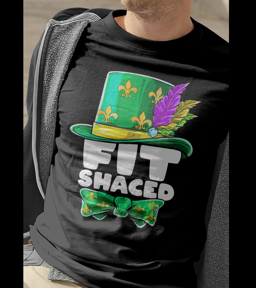 Mardi Gras Fit Shaced Green Hat Fleur-de-Lis Bow Tie Feathers T-Shirt