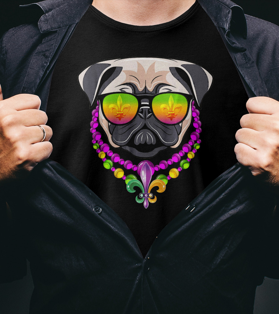 Mardi Gras Pug With Beads And Fleur-de-Lis Sunglasses T-Shirt
