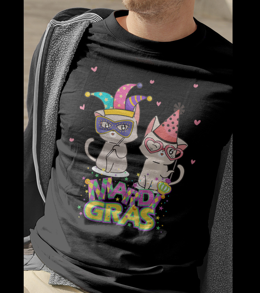 Chillin With My Cats Mardi Gras Party Masks And Hearts T-Shirt