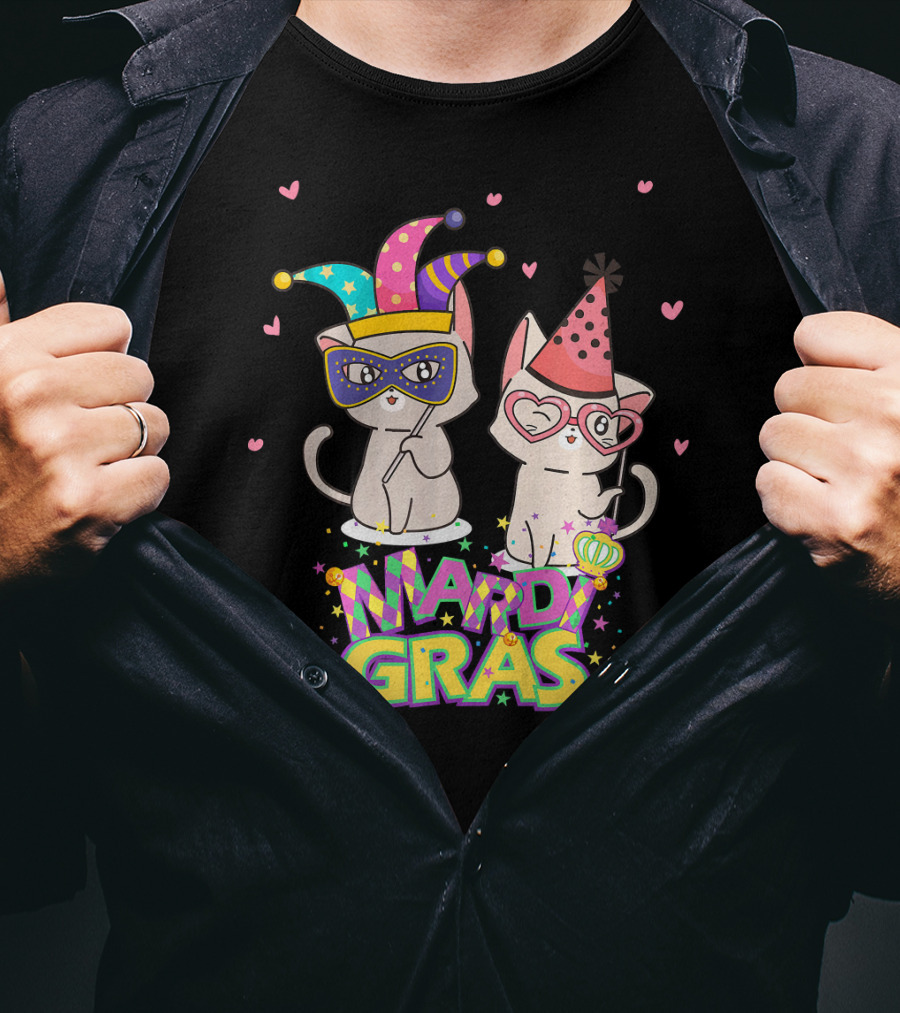 Chillin With My Cats Mardi Gras Party Masks And Hearts T-Shirt
