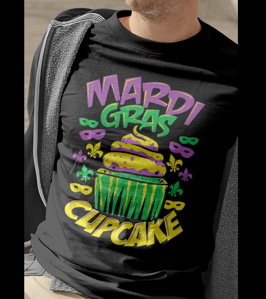 Mardi Gras Cupcake New Orleans Masks Fleur-de-Lis T-Shirt