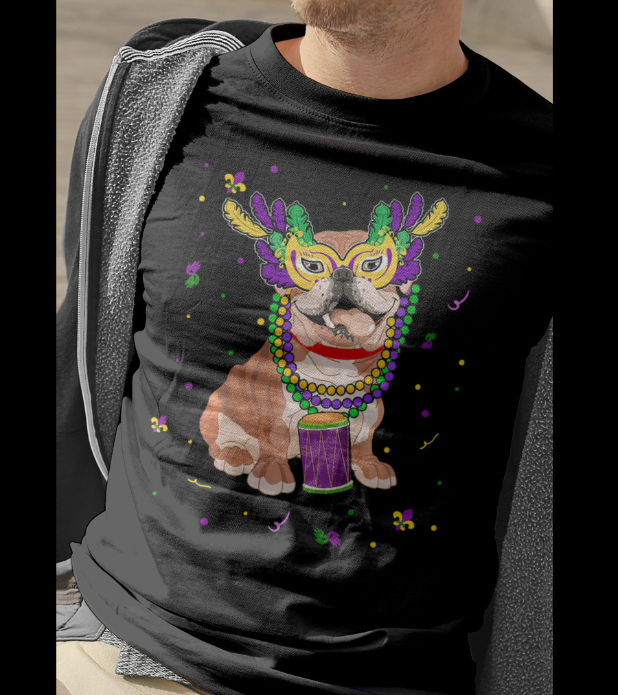 Cute Dog Mom Dog Dad English Bulldog Mardi Gras Beads And Mask T-Shirt
