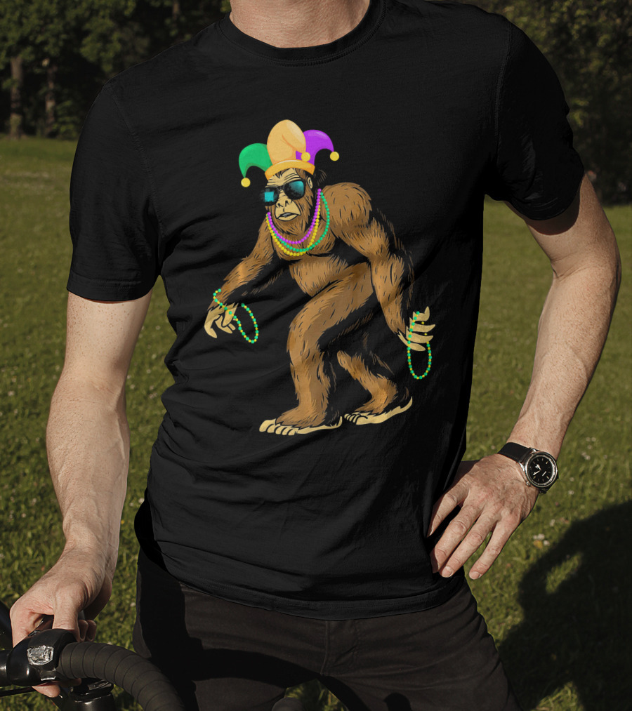 Mardi Gras Bigfoot Jester Bead Party T-Shirt