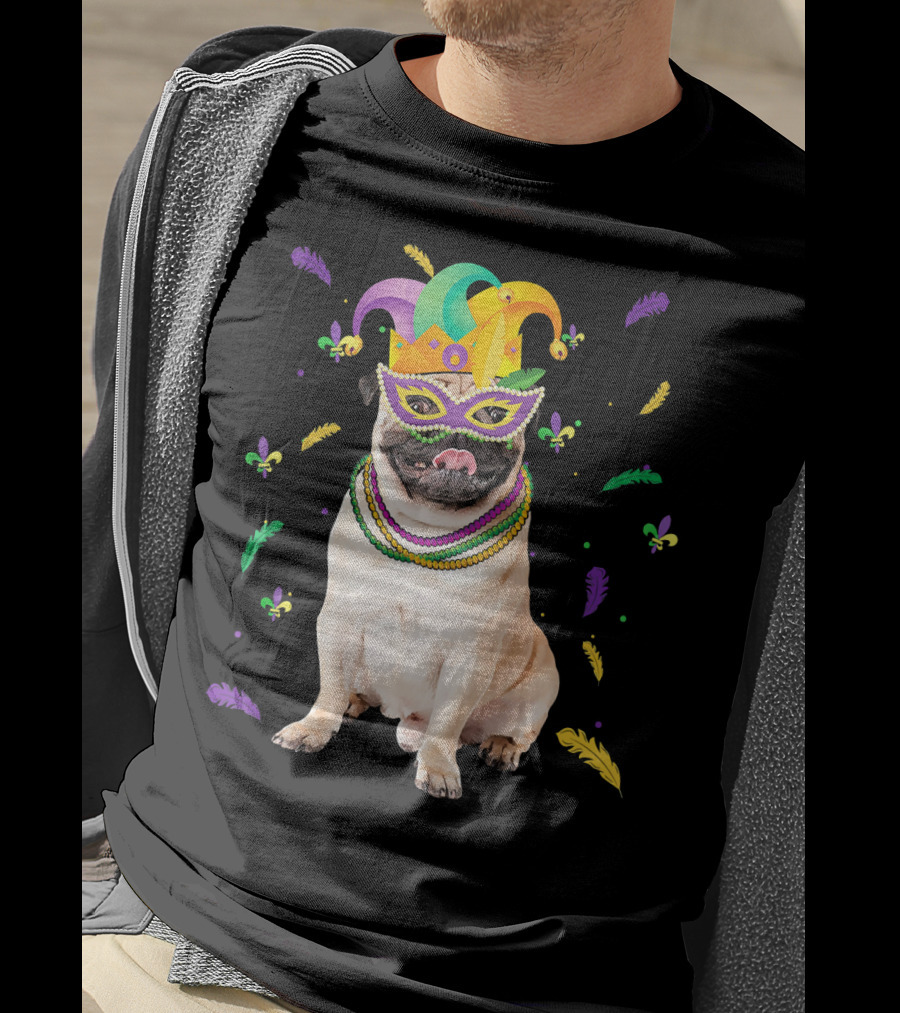 Mardi Gras Pug With Beads And Jester Mask T-Shirt