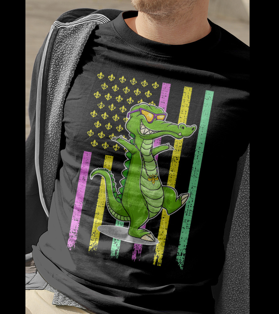 Mardi Gras Alligator With Sunglasses And Flag Background T-Shirt