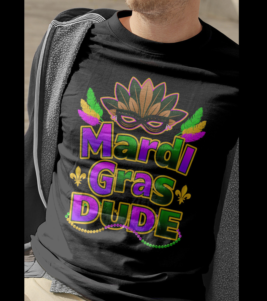 Mardi Gras Dude Mask And Beads With New Orleans Festive Colors T-Shirt