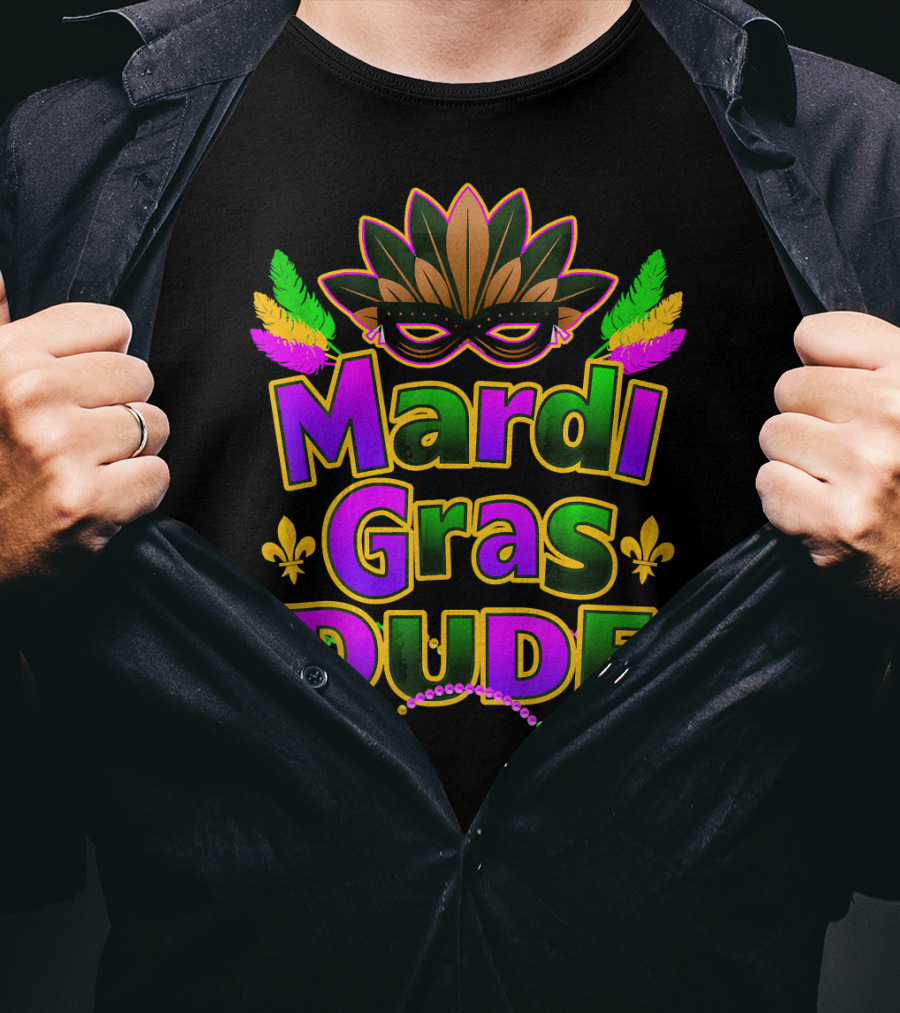 Mardi Gras Dude Mask And Beads With New Orleans Festive Colors T-Shirt