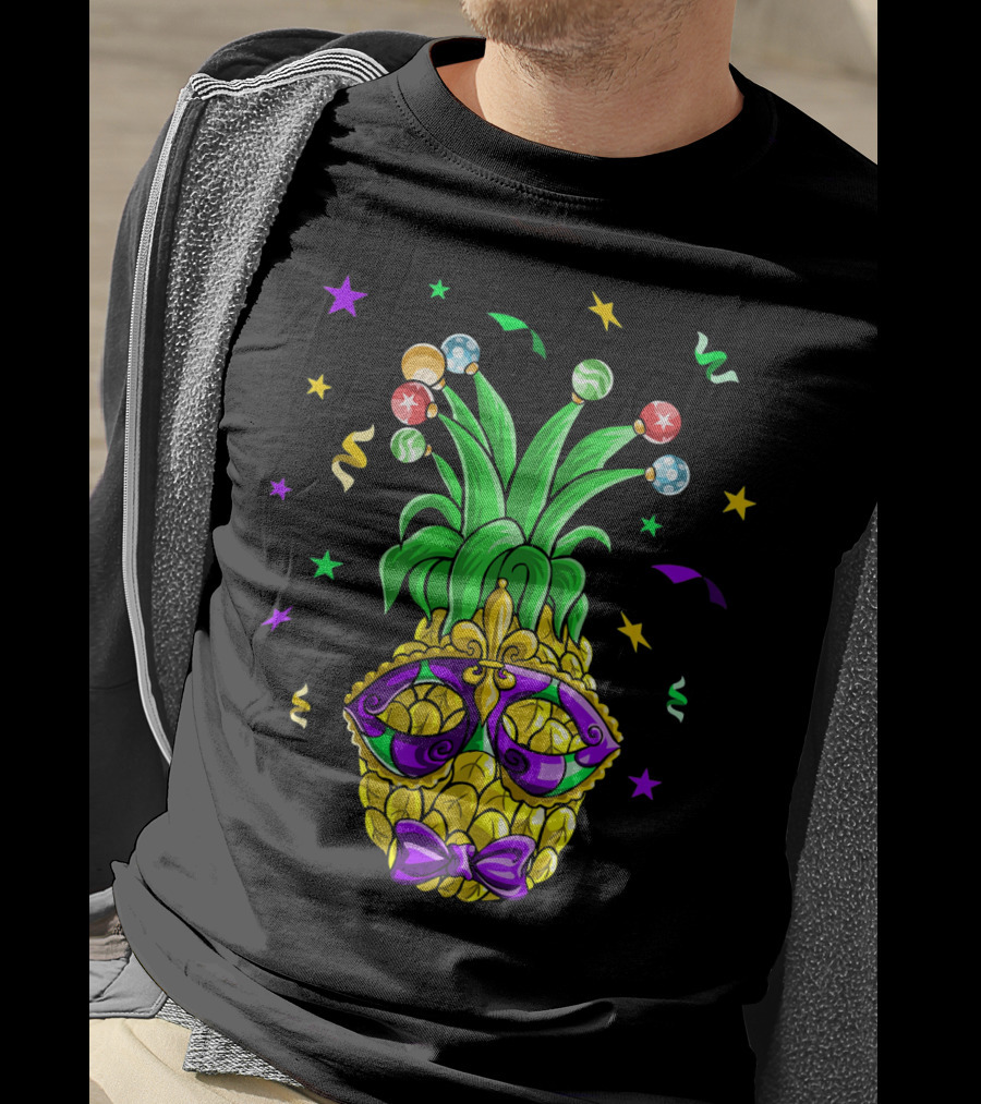 Pineapple Mardi Gras Mask With Stars And Party Confetti T-Shirt