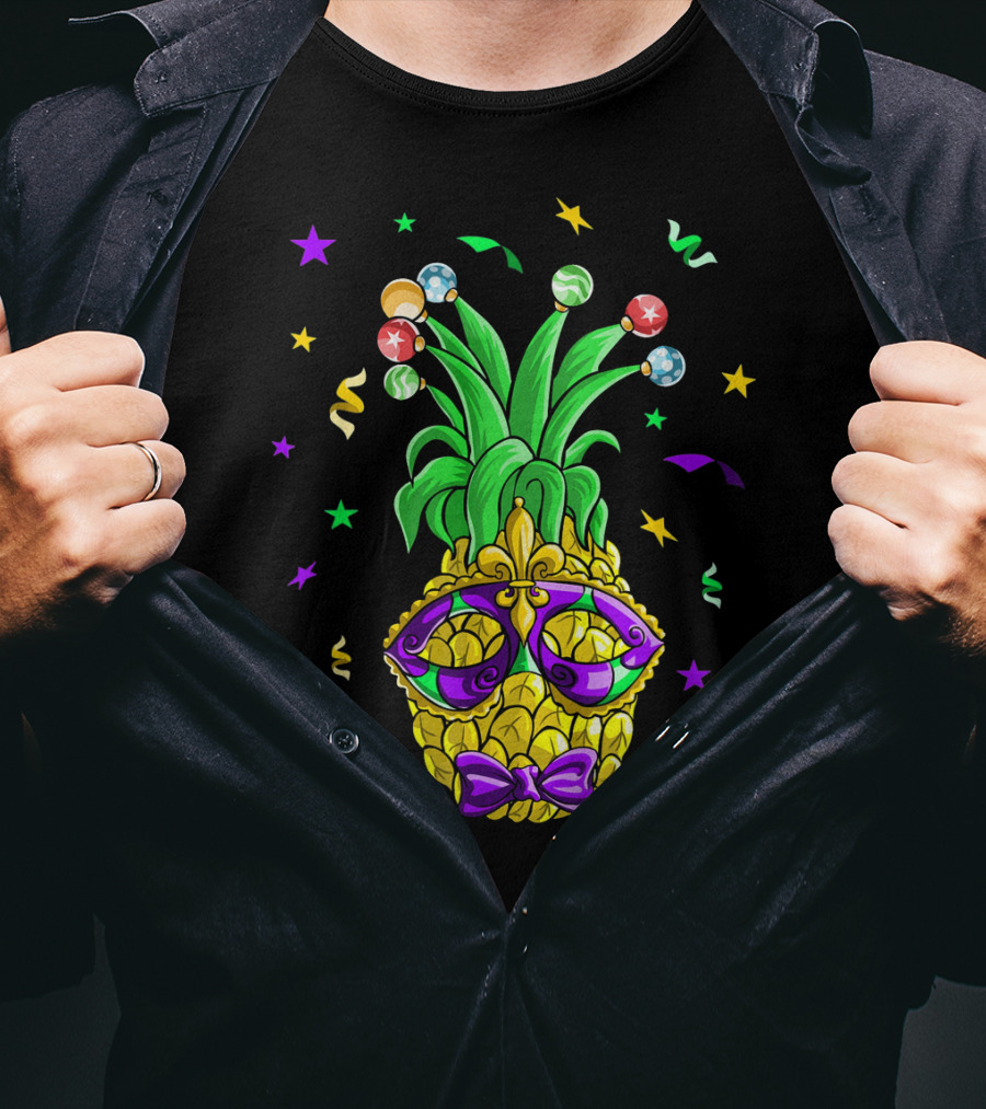 Pineapple Mardi Gras Mask With Stars And Party Confetti T-Shirt