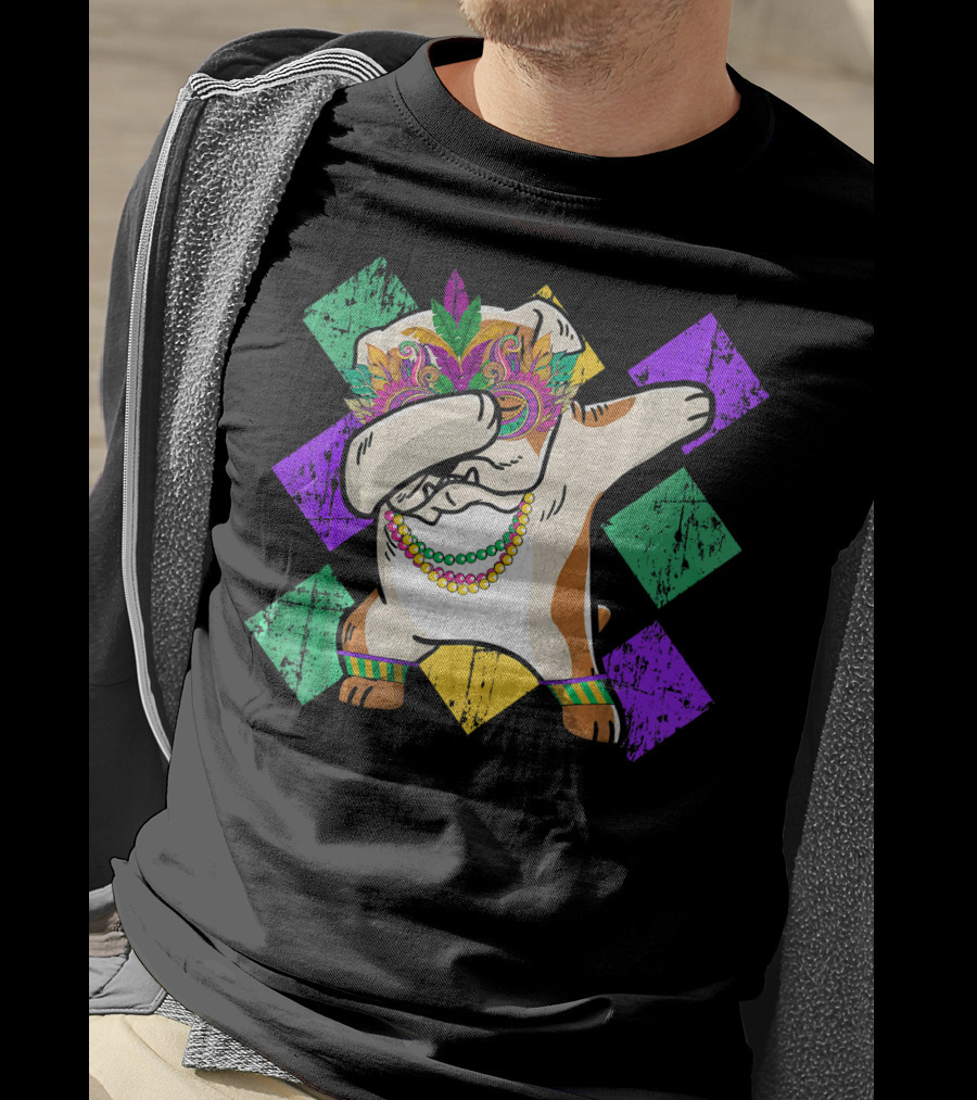 Funny BullDog Dabbing With Mardi Gras Mask And Beads On Colorful Diamond Background T-Shirt