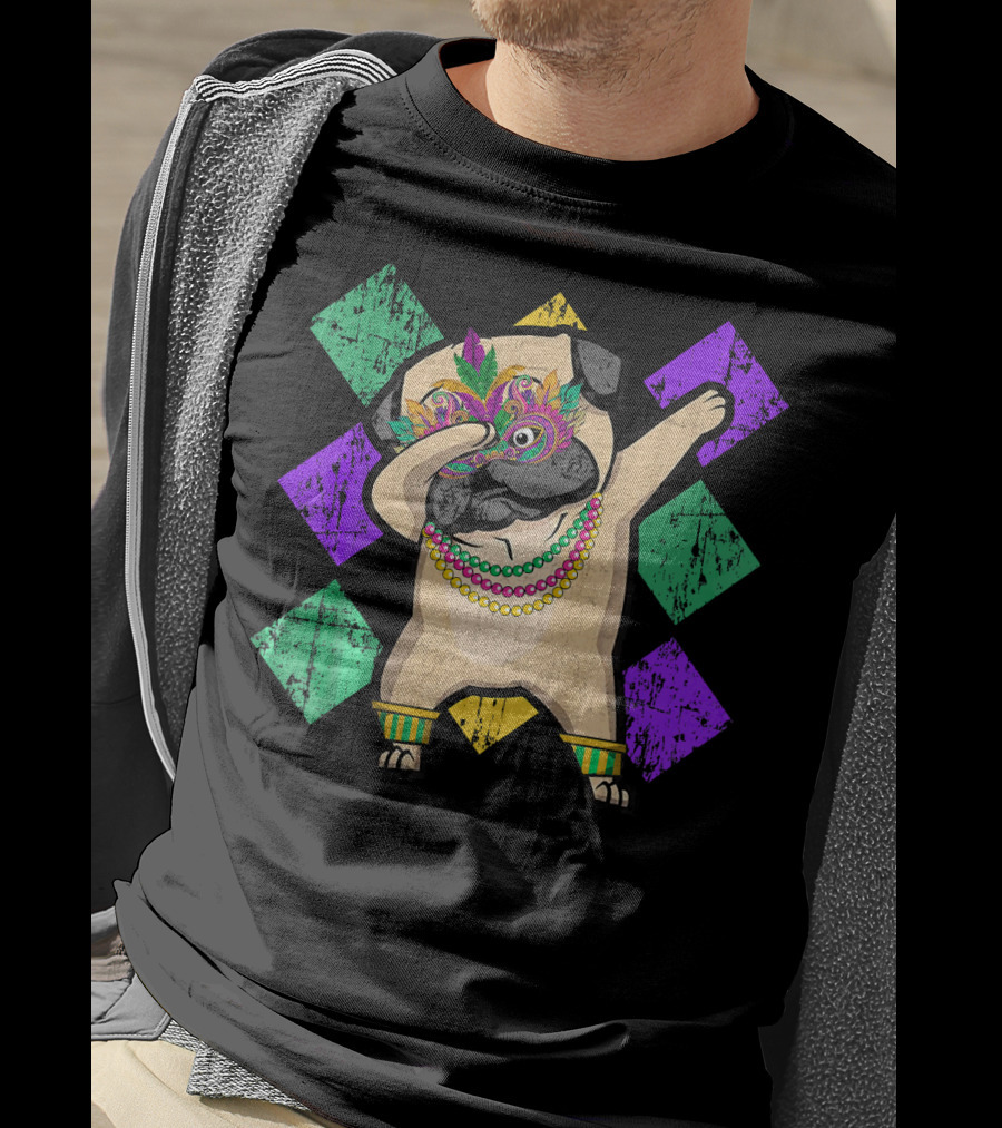 Funny Pug Dabbing Wearing Mardi Gras Beads And Mask With Colorful Diamond T-Shirt