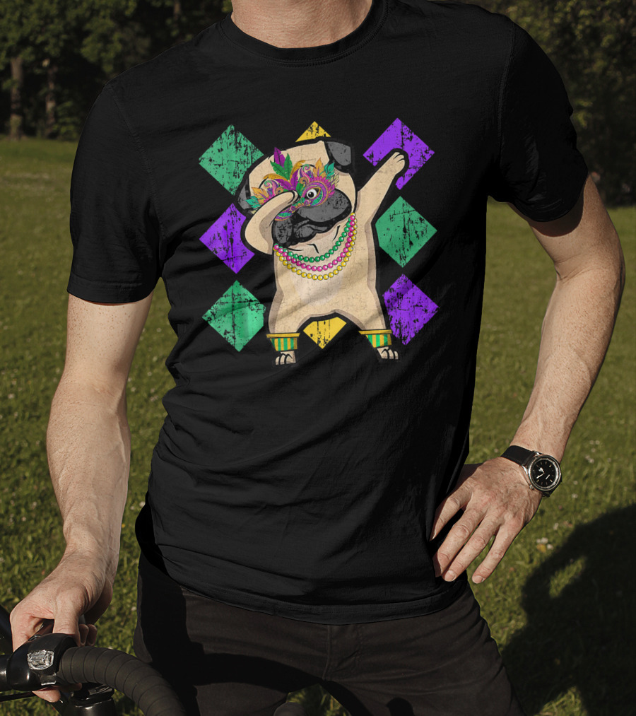 Funny Pug Dabbing Wearing Mardi Gras Beads And Mask With Colorful Diamond T-Shirt