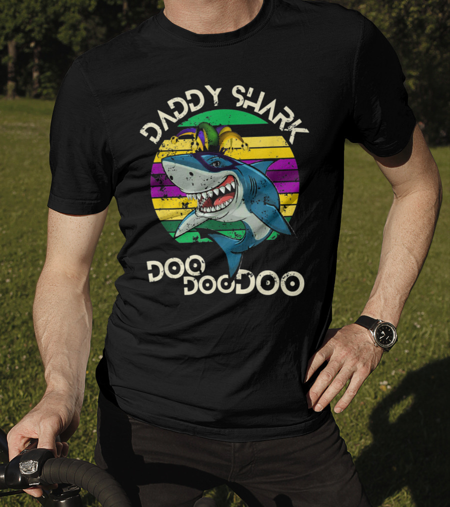 Daddy Shark Doo Doo Mardi Gras Jester Hat Retro Stripes T-Shirt