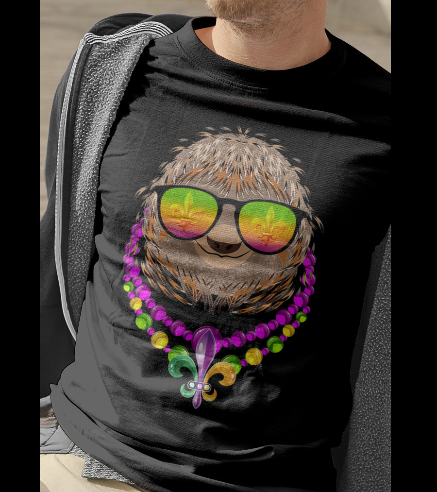Sloth Wearing Sunglasses With Fleur De Lis And Mardi Gras Beads T-Shirt