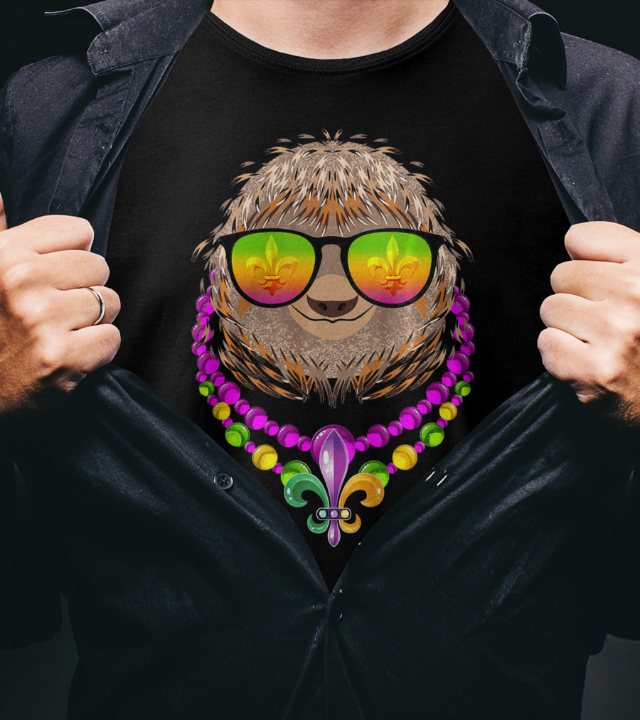 Sloth Wearing Sunglasses With Fleur De Lis And Mardi Gras Beads T-Shirt