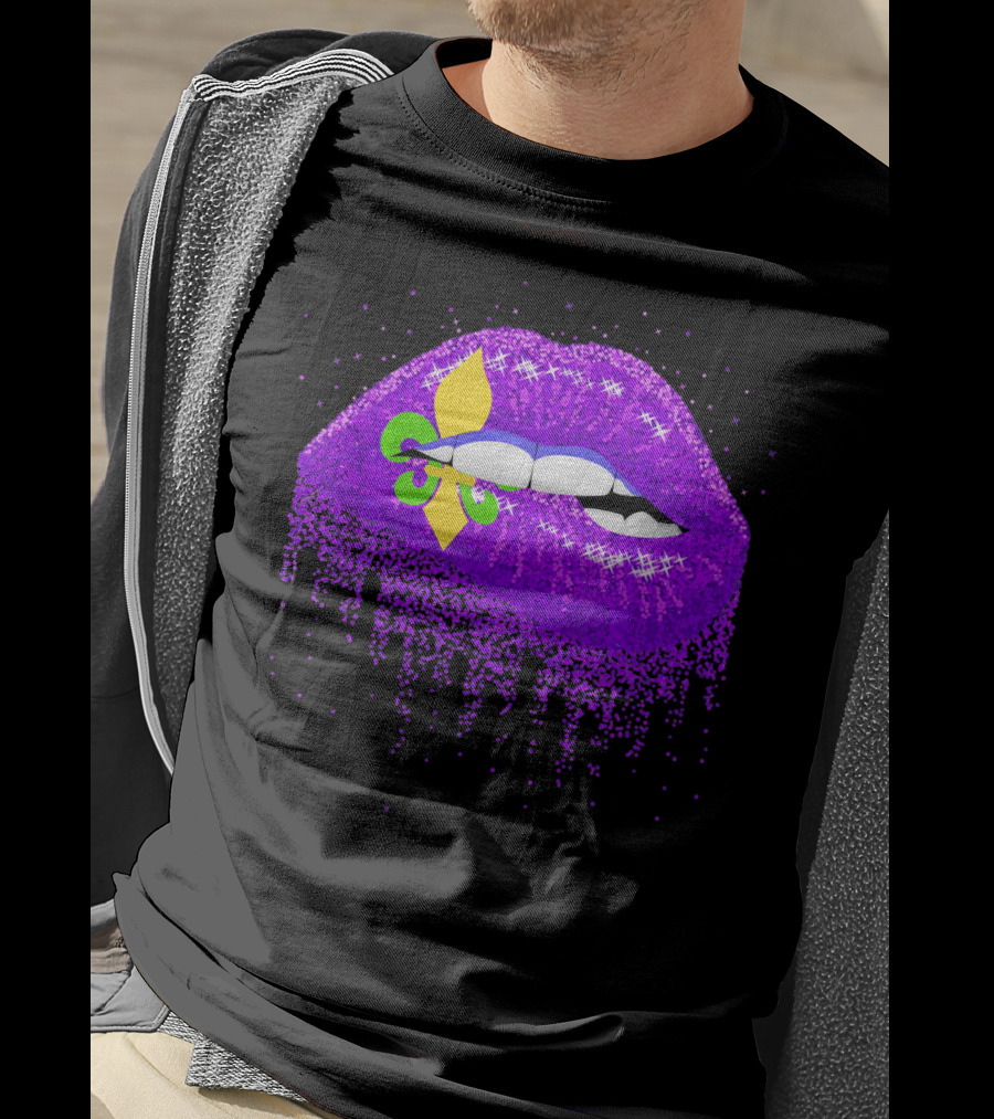Funny Mardi Gras Purple Glitter Lips With Fleur-de-Lis T-Shirt
