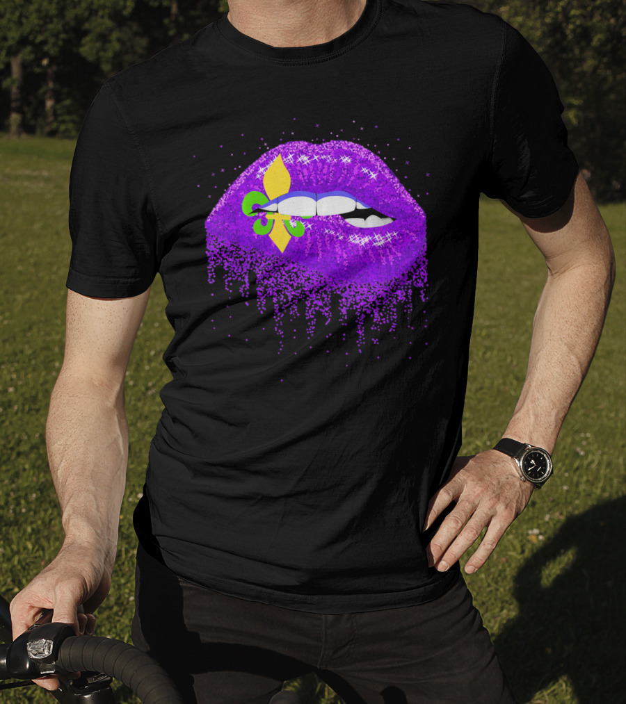 Funny Mardi Gras Purple Glitter Lips With Fleur-de-Lis T-Shirt