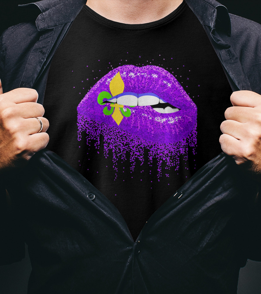 Funny Mardi Gras Purple Glitter Lips With Fleur-de-Lis T-Shirt