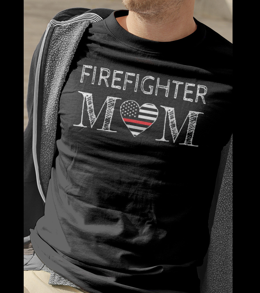 Firefighter Mom Heart With Thin Red Line American Flag T-Shirt
