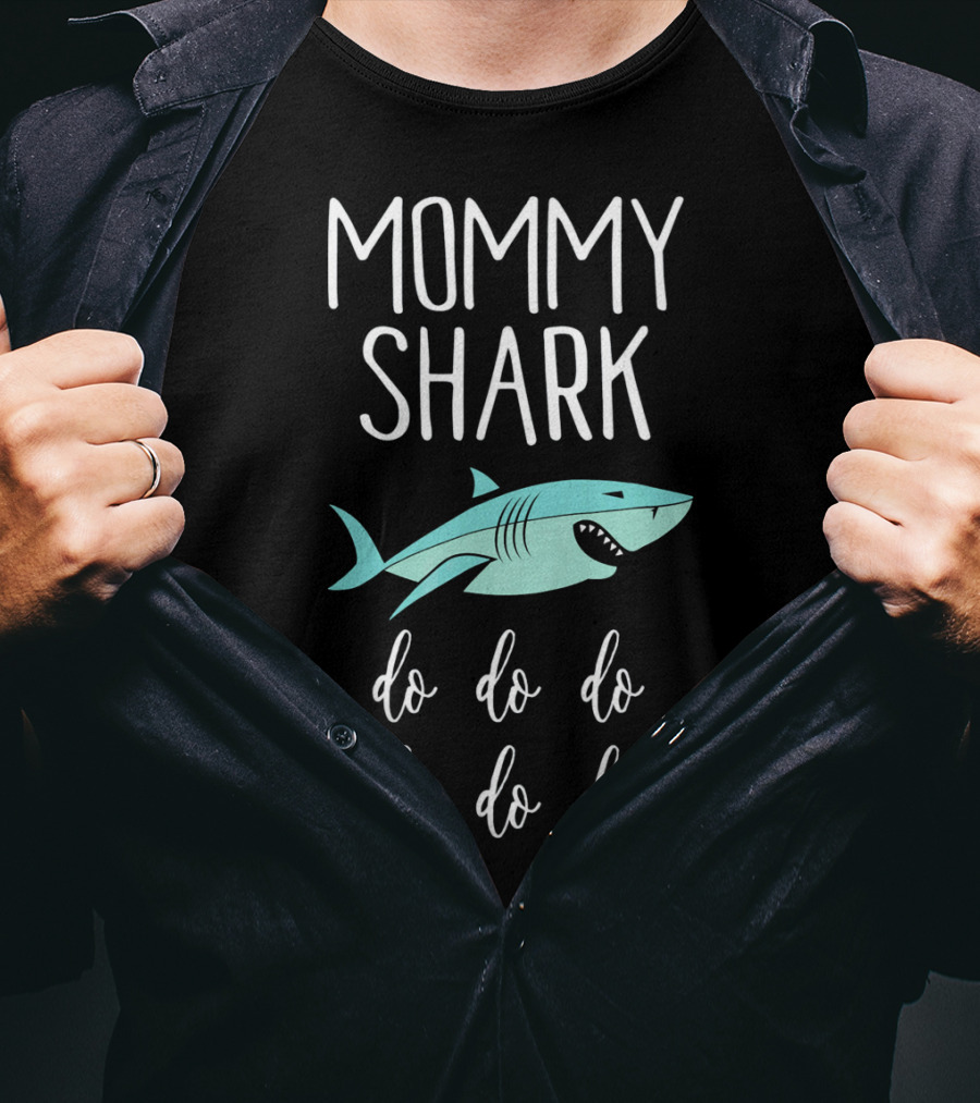Mommy Shark Do Do Do Pregnancy Announcement T-Shirt