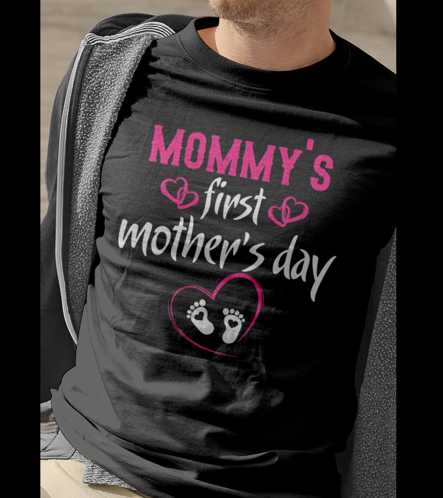 Mommy's First Mother's Day Baby Footprints Heart T-Shirt