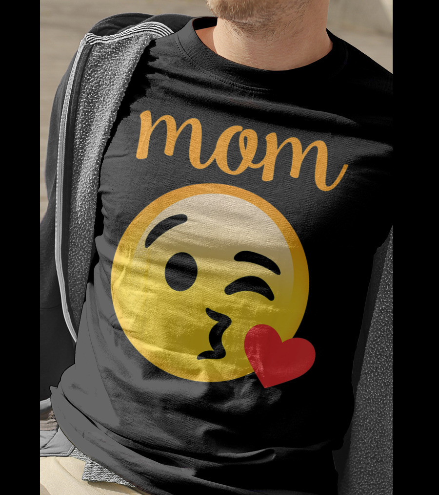 Mom Kissing Emoji Heart Kiss Emoji T-Shirt
