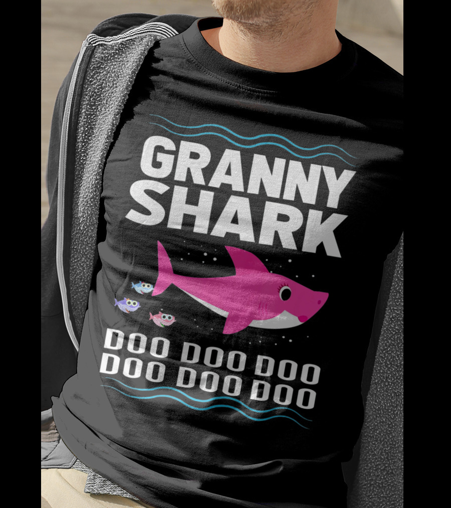 Granny Shark Doo Doo Doo Doo Pink Funny Baby Shark T-Shirt