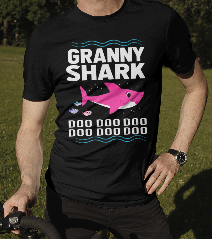 Granny Shark Doo Doo Doo Doo Pink Funny Baby Shark T-Shirt