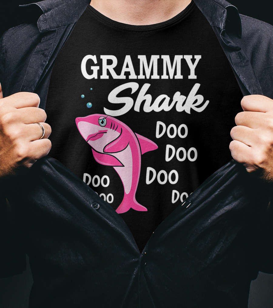 Grammy Shark Doo Doo Doo Grandma Hall T-Shirt