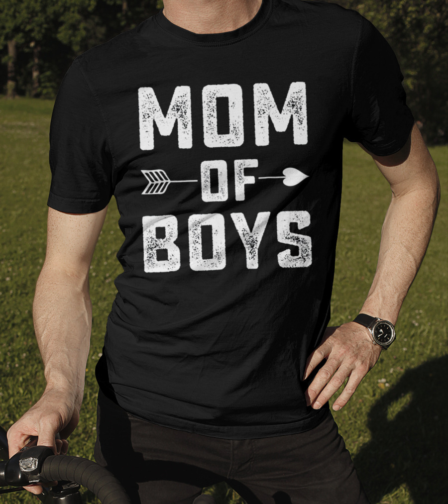MOM OF BOYS Arrows Heart Rustic T-Shirt