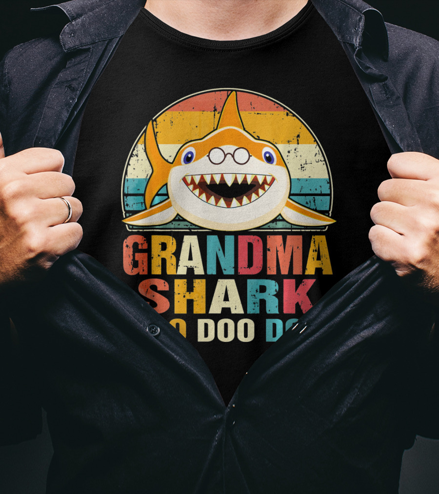 Grandma Shark Doo Doo Doo Retro T-Shirt