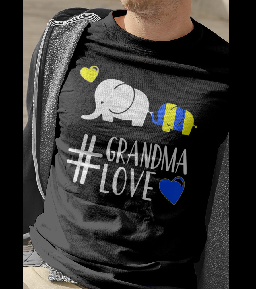 Grandma Love Autism Awareness Cute Elephants Hearts T-Shirt