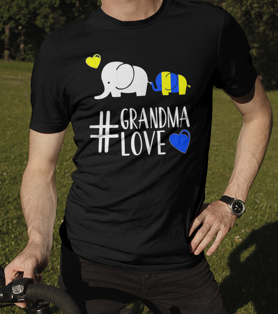 Grandma Love Autism Awareness Cute Elephants Hearts T-Shirt