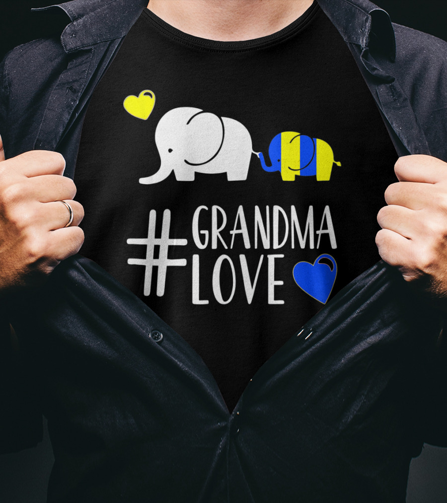 Grandma Love Autism Awareness Cute Elephants Hearts T-Shirt