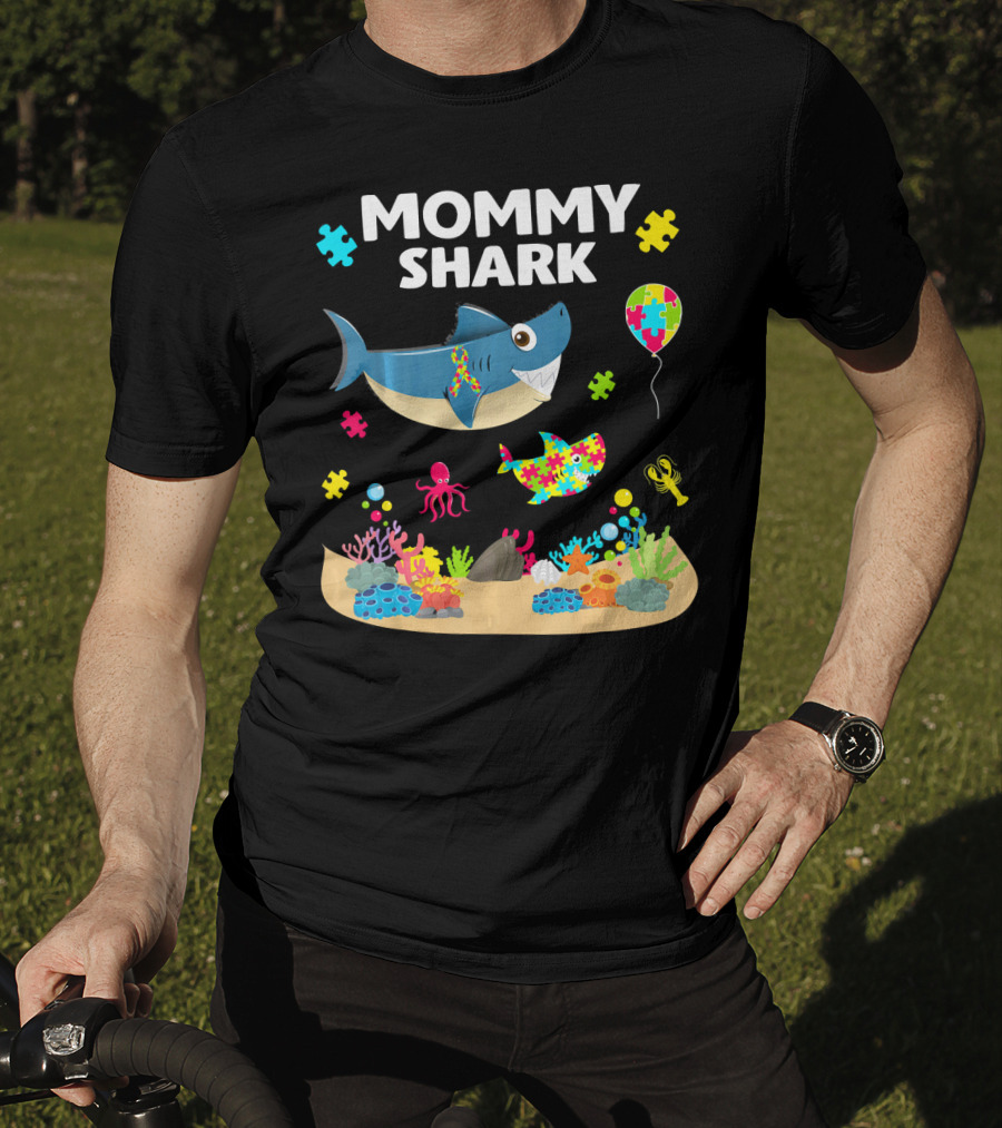 Mommy Shark Funny Autism Awareness Puzzle Pieces Sea Life Balloon T-Shirt