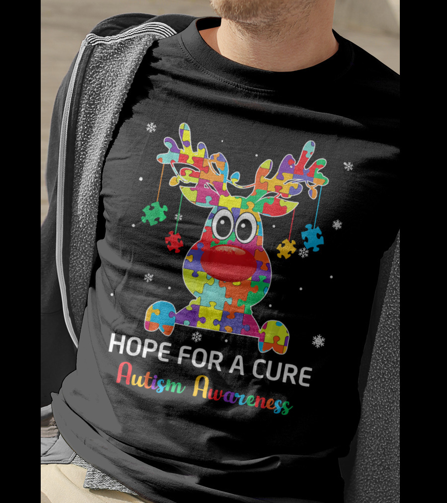 Hope For A Cure Autism Awareness Reindeer Puzzle Pieces Snowflakes T-Shirt