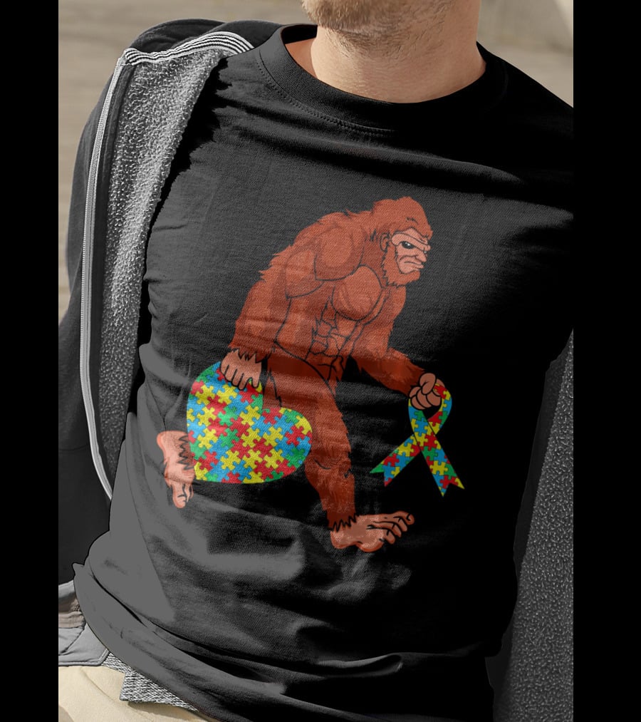 Funny Bigfoot Holding Autism Awareness Puzzle Heart T-Shirt