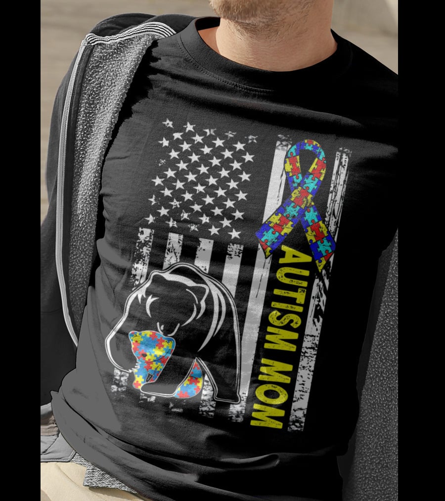 Autism Mom Bear With Puzzle Ribbon And American Flag T-Shirt