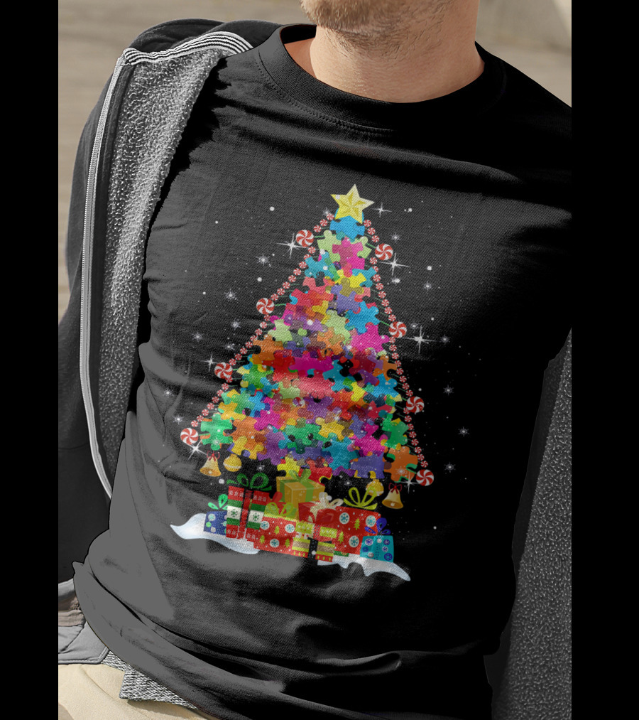 Autism Awareness Puzzle Pieces Christmas Tree With Star And Presents T-Shirt