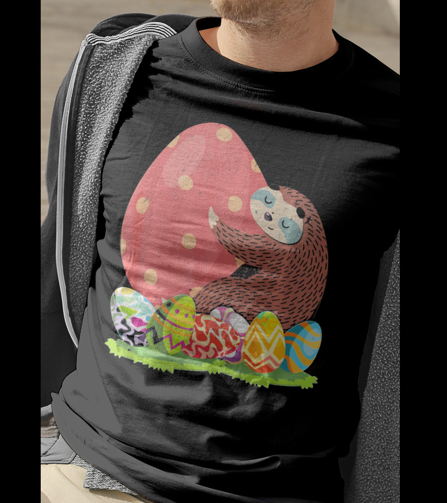 Girls Sloth Easter Women Funny Easter Egg Hug T-Shirt