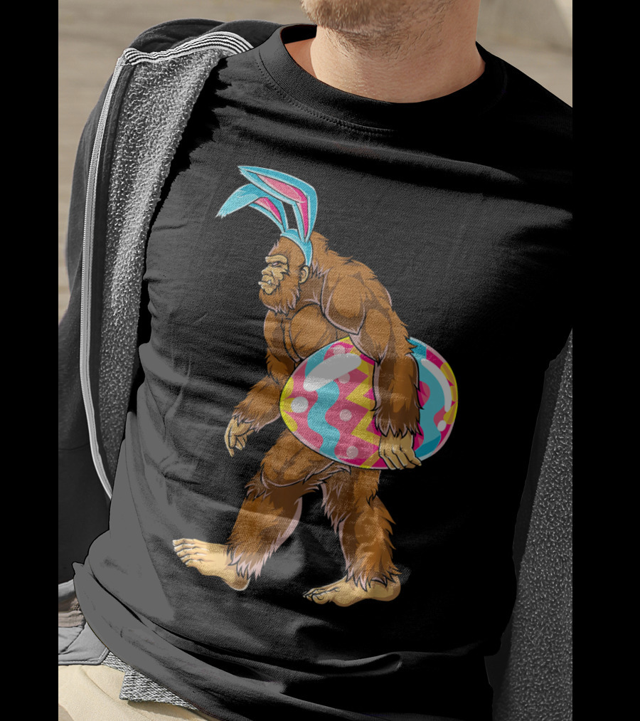 Bigfoot Sasquatch With Easter Bunny Ears And Egg T-Shirt
