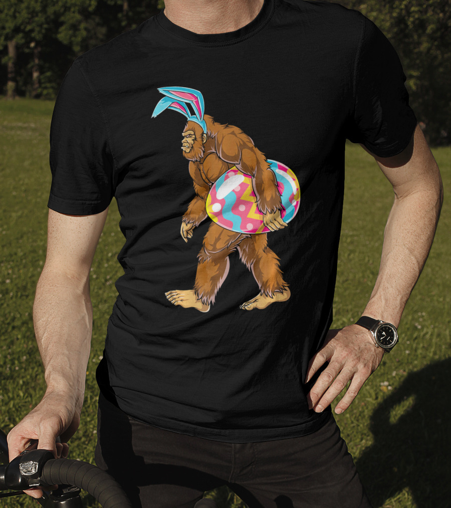 Bigfoot Sasquatch With Easter Bunny Ears And Egg T-Shirt