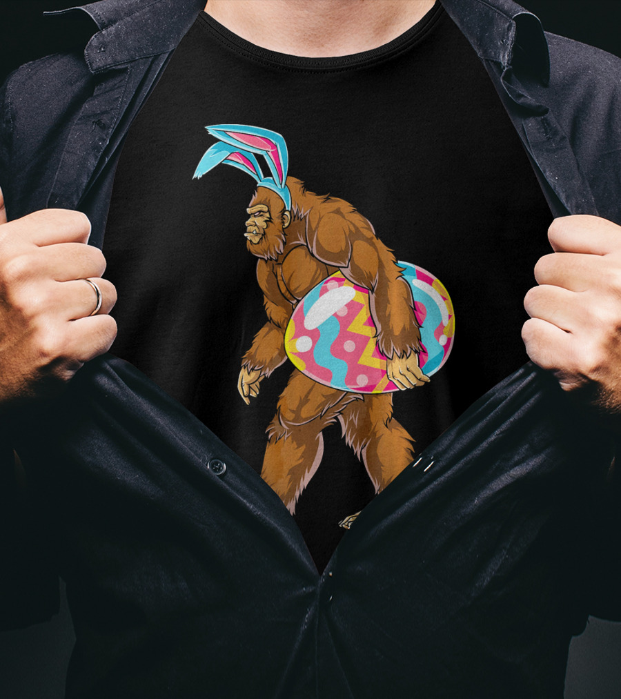Bigfoot Sasquatch With Easter Bunny Ears And Egg T-Shirt